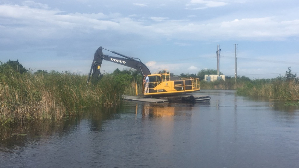 Amphibious Excavator