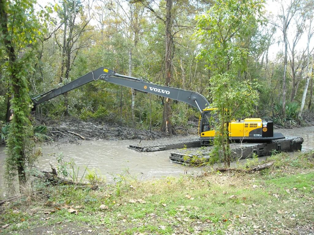 Amphibious Excavator